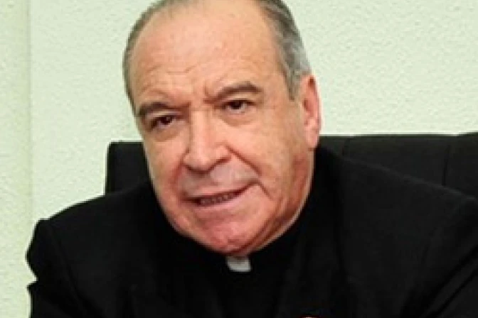 Cardenal dominicano exige respetar a niños nacidos y no nacidos