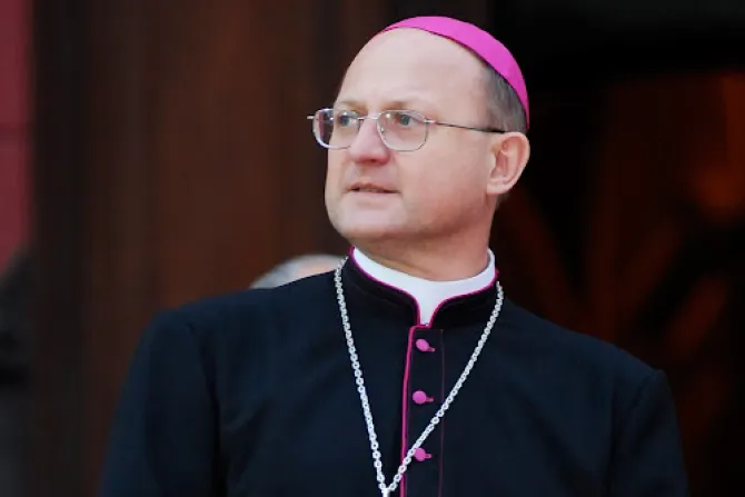 Arzobispo exalta “misión bella” de la mujer en la transmisión de la fe