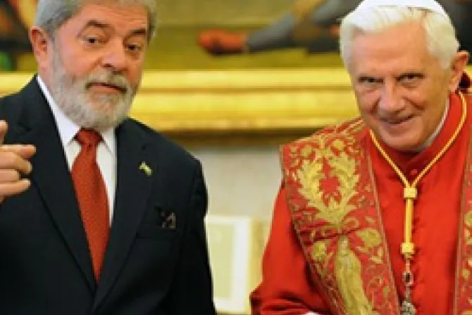 Lula amenaza revisar acuerdo con el Vaticano por caso Rousseff