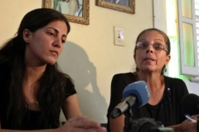 Cuba: Viuda e hija de Payá no verán al Papa por falta de permiso para salir