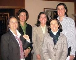 Malu00e9n Oriol junto a algunas consagradas del Regnum Christi?w=200&h=150