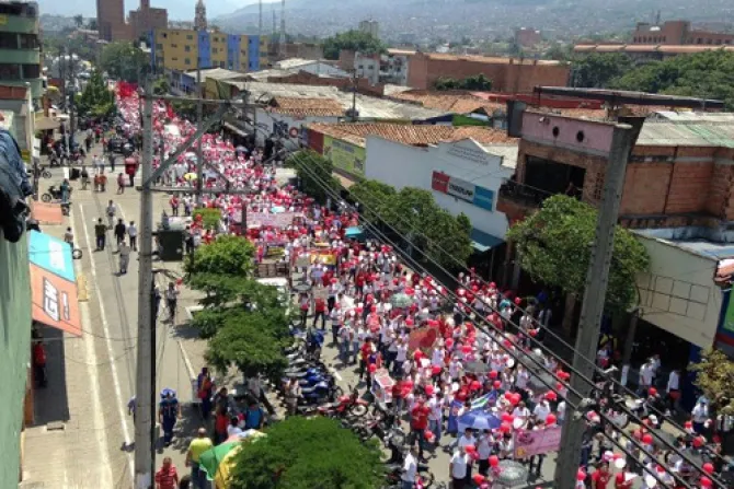 VIDEO: Miles marchan por la vida en Colombia