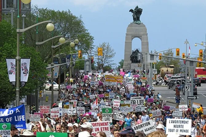 Canadá: Miles marchan en rechazo al aborto selectivo de niñas
