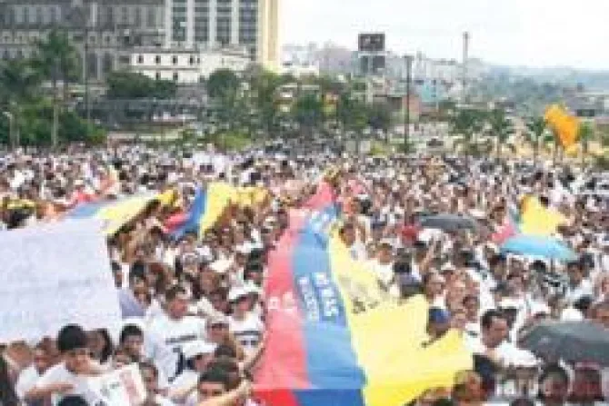 Miles en Colombia marchan por la libertad de secuestrados