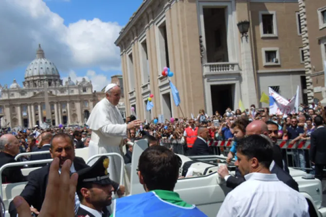 Papa sorprende a participantes de la Marcha por la Vida en Italia