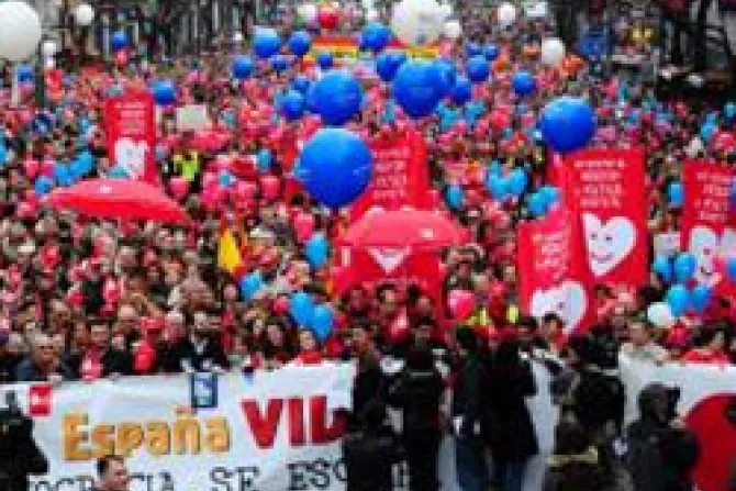 Casi un millón de españoles marcharon contra ley del aborto y por derecho a la Vida