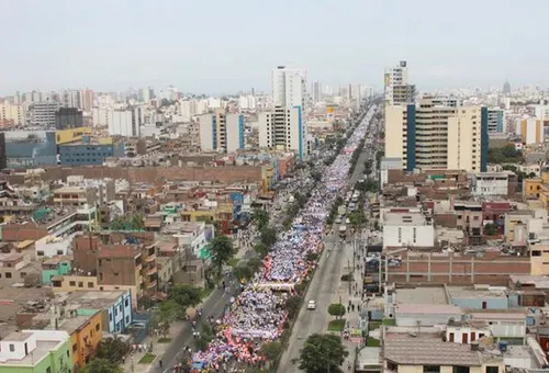 Más de 250 mil participantes en la Marcha por la Vida en Lima. Foto: Arzobispado de Lima?w=200&h=150
