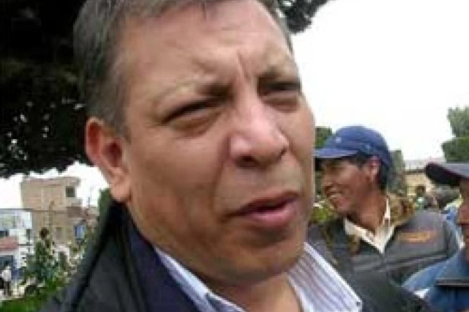 Movimiento político de sacerdote suspendido devela agenda pro-aborto en Perú