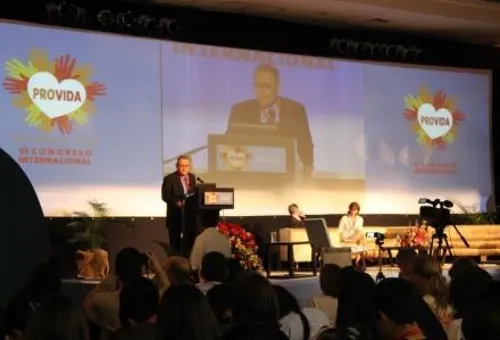 Mario Rojas durante su exposición. Foto: VI Congreso Internacional Provida Ecuador 2013?w=200&h=150