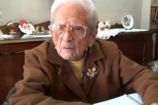 Anciana católica de 97 años es récord Guinnes como locutora más longeva del mundo