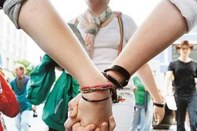"Matrimonio" gay abre puertas a uniones "poliamorosas", alertan expertos de Harvard y Princeton