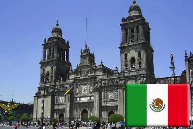 Con 60 campanadas despedirán al Papa Benedicto XVI en Catedral de México D.F.