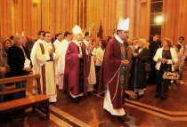 Mons. Héctor Aguer preside la Misa de acción de gracias por el Papa Francisco (foto aica)