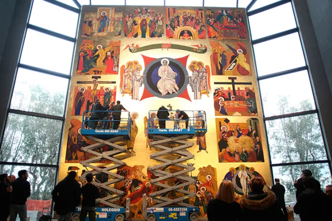 FOTOS: Estrenan impresionante mural de iconos sobre la vida de Cristo en Roma