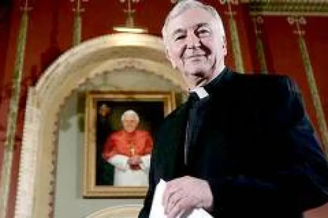 Inglaterra: Hay diferencia entre labor pastoral para homosexuales y la Misa, explica Arzobispo