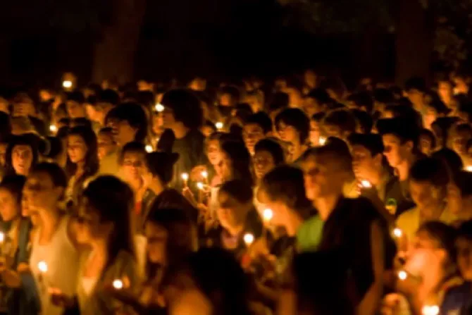 VIDEO: "Nightfever" en Valencia: Jóvenes católicos invitan a rezar a alejados de la fe