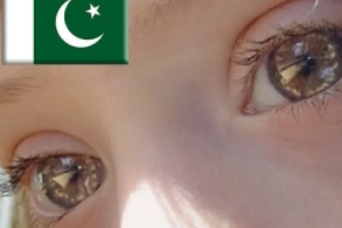 Pakistán: Unen esfuerzos para salvar a niña down acusada de blasfemia