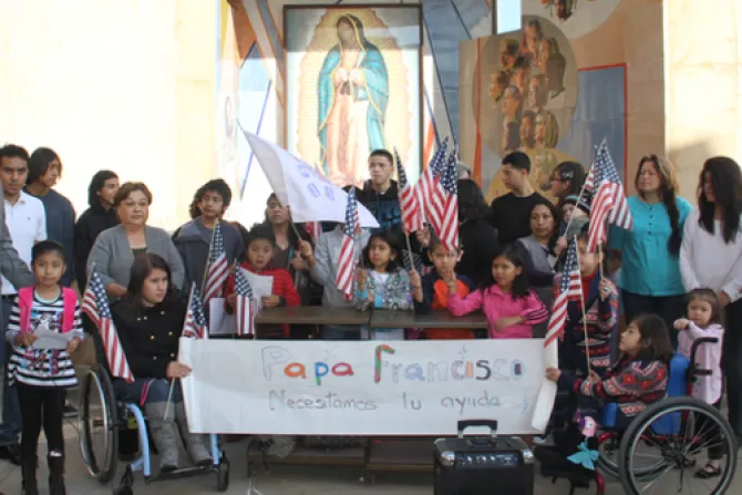 Hijos de inmigrantes en EEUU imploran al Papa auxilio ante deportaciones