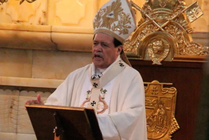Cardenal Rivera anima a adolescentes a no perder la esperanza