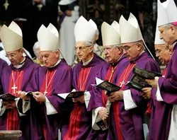 Los obispos en la Misa de exequias en Milán (foto aica.org)?w=200&h=150