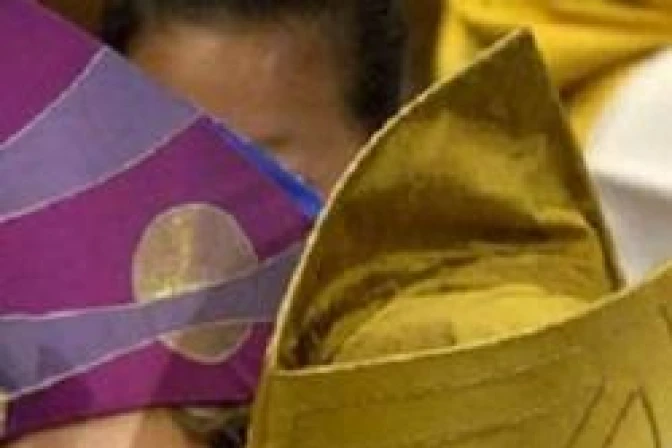 Anglicanos ingleses debatirán ordenación de mujeres obispos durante sínodo general