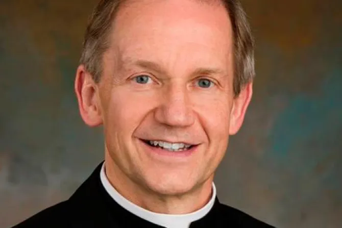 Obispo hará oración de exorcismo ante aprobación de "matrimonio" gay en EEUU