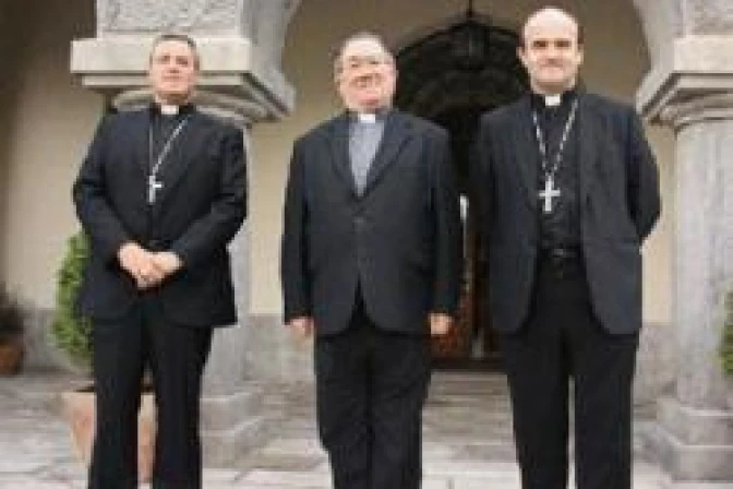 Obispos vascos pedirán a terroristas de ETA su disolución definitiva