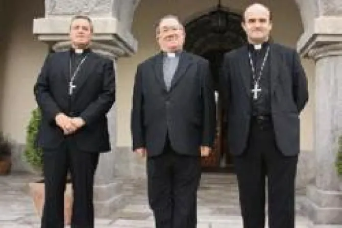 Obispos vascos pedirán a terroristas de ETA su disolución definitiva