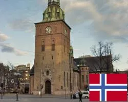 Pareja de activistas ecologistas cometen sacrilegio en Catedral de Oslo