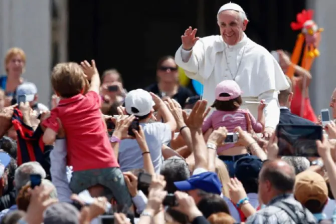 El Papa Francisco prepara dos encíclicas, revela Obispo italiano