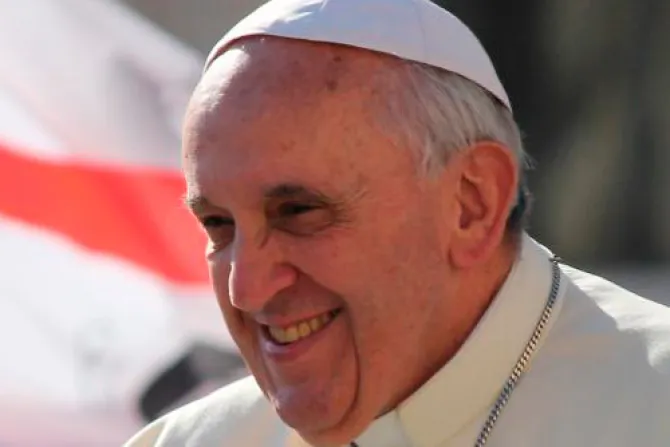 Dios se mete en nuestras miserias y llagas y las cura, dice el Papa