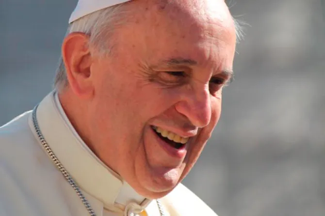 Periodista revela cómo el P. Bergoglio logró liberación de sacerdotes secuestrados por militares argentinos