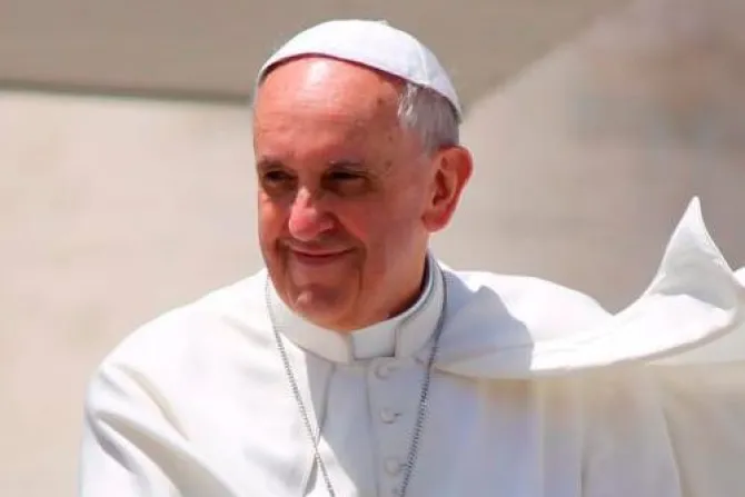 La Iglesia que es santa no es solo de los “puros” y está abierta a los más lejanos, dice el Papa