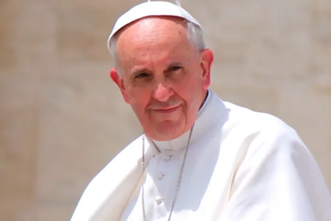 Papa Francisco agradece a capellán su gesto cordial y humanitario con presos argentinos