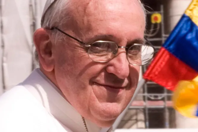 El Papa pide a sacerdotes escuchar más a Dios y no dar homilías muy largas