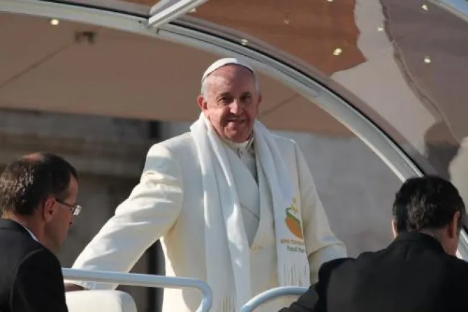 Papa Francisco pide promover una iniciación y formación litúrgica sólida y orgánica