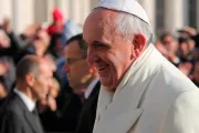 Aprendamos a agradecer y adorar a Dios, pide el Papa en Twitter