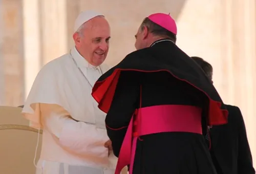 El Papa Francisco y Mons. Andrzej Jerzy Zglejszewski. Foto: ACI Prensa?w=200&h=150