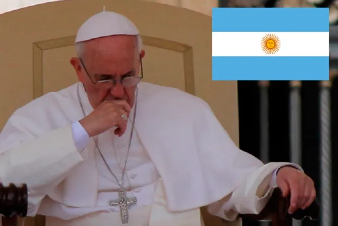 El Papa Francisco conforta a madre de argentino condenado a muerte en EEUU