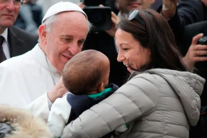 Papa Francisco: Suscita horror pensar en los niños que no verán nunca la luz víctimas del aborto