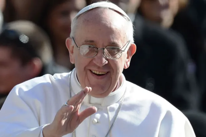 El Papa Francisco invita a 200 mendigos a cenar en el Vaticano