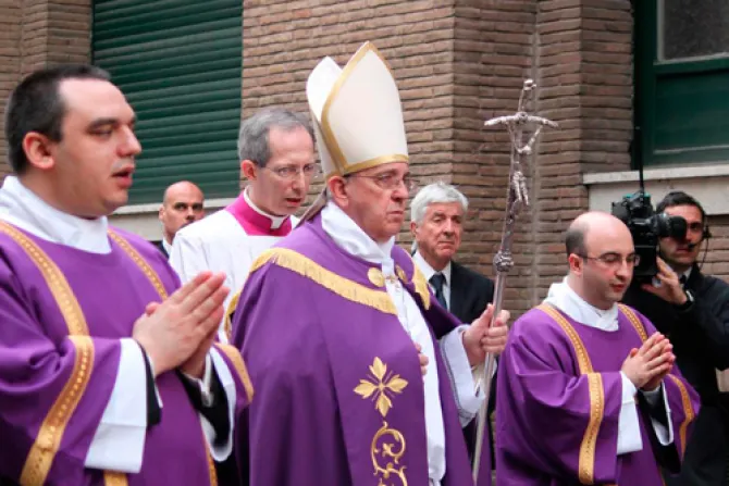 Un sacerdote romano predicará ejercicios espirituales del Papa y la curia