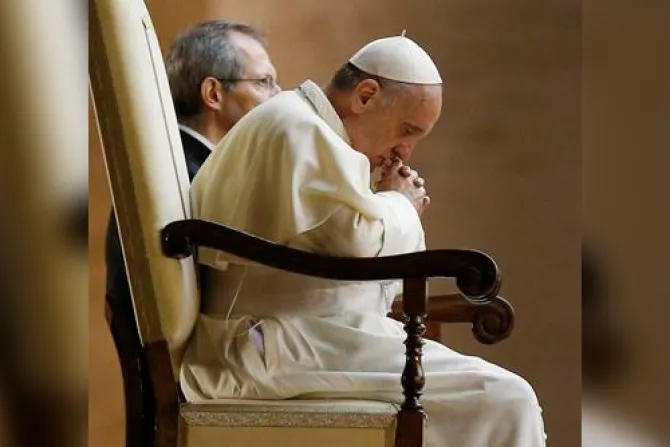 El Papa reza por Ucrania en el Consistorio con los cardenales