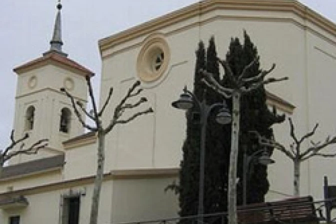 Roban Sagrario con el Santísimo Sacramento en parroquia de Madrid