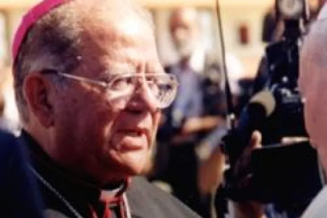 Dan último adiós en Miami a Obispo que denunció realidad de Cuba en visita de Juan Pablo II