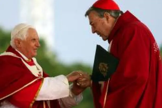 Medios manipulan declaraciones de Cardenal Pell para atacar a Benedicto XVI