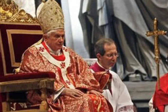 Unidad es “tarjeta de presentación”de la Iglesia, explica el Papa en Pentecostés
