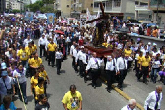 El hombre no se salva por su poder sino por su entrega a Dios, dice Cardenal Urosa