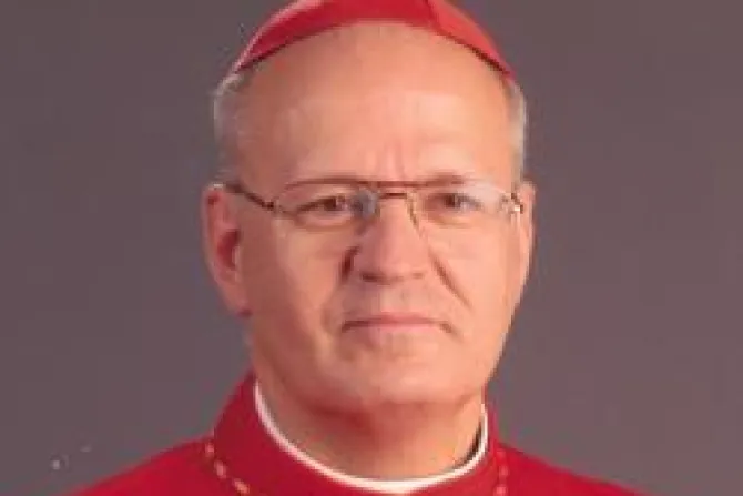 Nunciatura confirma llegada a Lima de Cardenal Erdo, Visitador para PUCP
