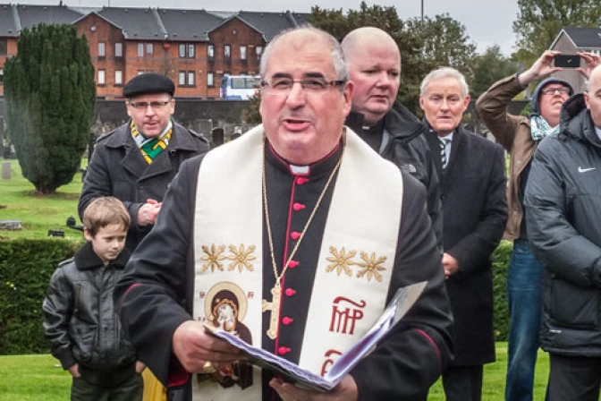 Escocia: Fallo permite que agencia católica de adopciones no entregue niños a parejas del mismo sexo